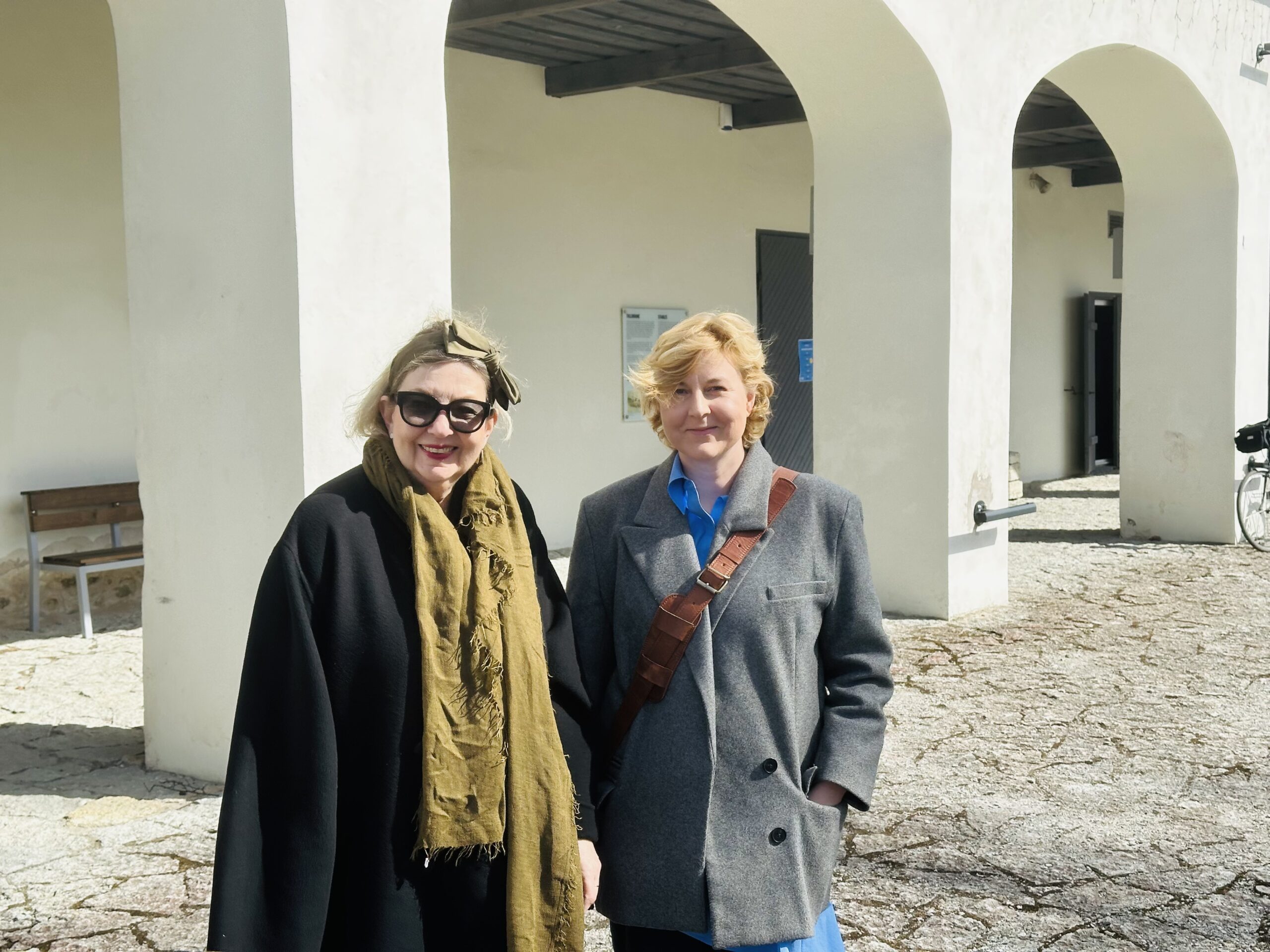 Lu ja Laura vestlevad Külajuttude sarjas!